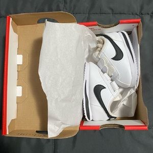NWT Babies size Nike Cortez Basic SL